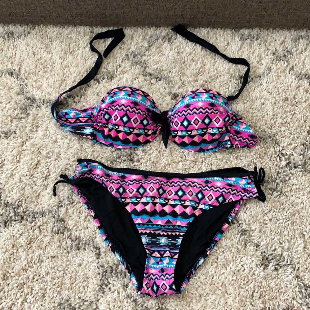 Colorful strapless bikini
